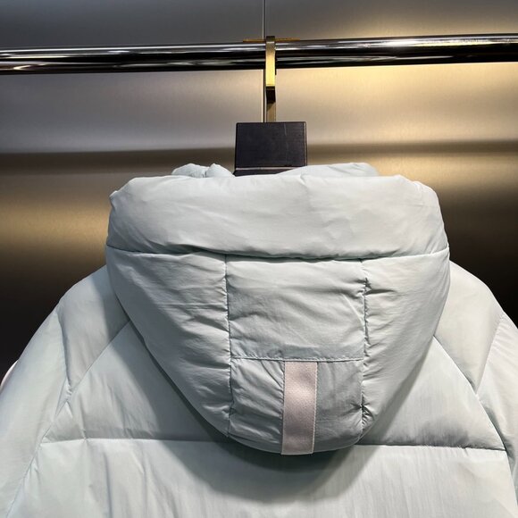 Canada Goose Light Blue Down Jacket – Authentic, Excellent Condition - Picture 4 of 13